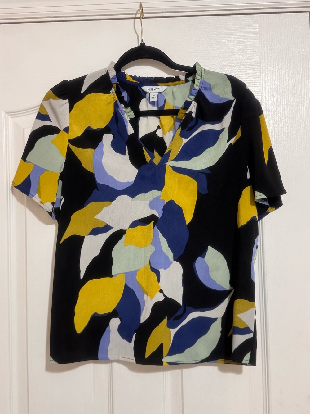 Nine West Black Abstract Leaf Print V-Neck Blouse